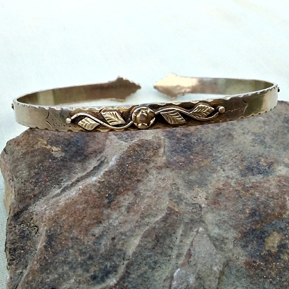 🌹Signed Vintage Bracelet🌹